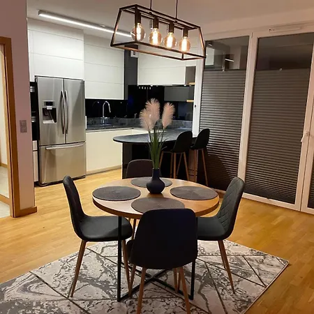 Comfortable With 2 Bedrooms And 2 Balconies On Borkowska Street 아파트