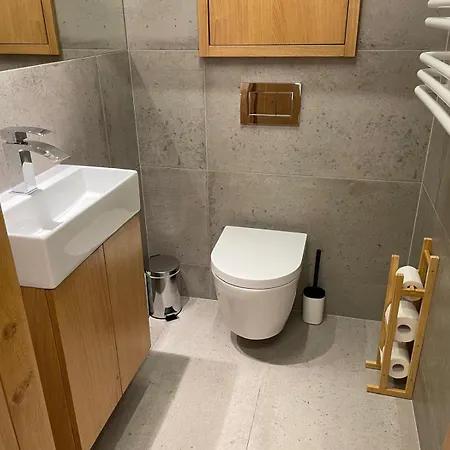 Comfortable With 2 Bedrooms And 2 Balconies On Borkowska Street 아파트