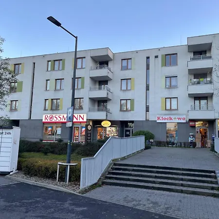 Comfortable With 2 Bedrooms And 2 Balconies On Borkowska Street דירה *