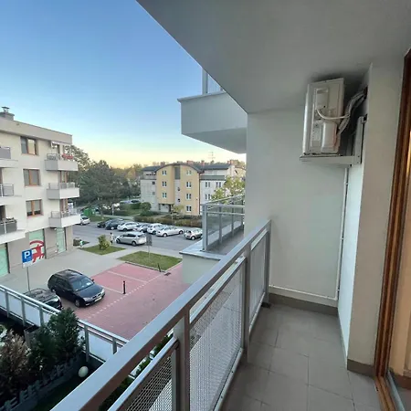 דירה Comfortable With 2 Bedrooms And 2 Balconies On Borkowska Street