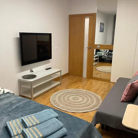 Comfortable With 2 Bedrooms And 2 Balconies On Borkowska Street 아파트