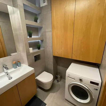Comfortable With 2 Bedrooms And 2 Balconies On Borkowska Street Apartamento